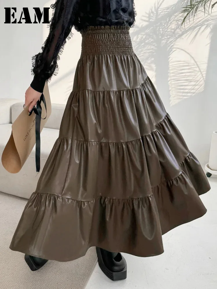 [EAM] High Elastic Waist Coffee Pu Leather Pleated Long Elegant Half-body Skirt Women Fashion New Spring Autumn 2025 1DH4410