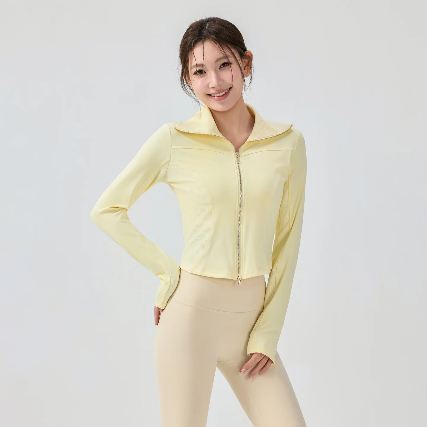 

Весенне-осенняя женская куртка для йоги с высоким воротником и длинной молнией, однотонная, приталенная, для занятий спортом на открытом воздухе, бега, фитнеса, дышащая, для спортзала