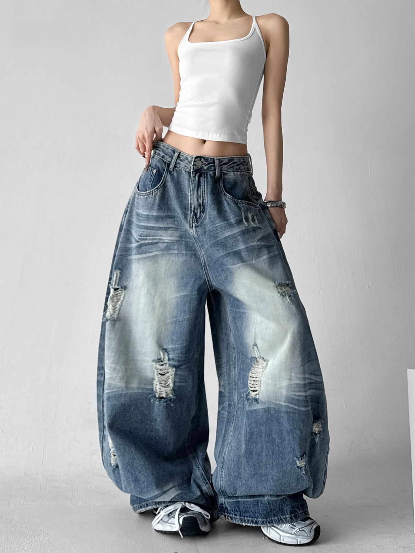 

Джинсы с высокой талией и широкими штанинами для женщин, свободные длинные брюки с эффектом потертости и дырками, удобные, из смесового хлопка, для зимнего сезона, модный тренд