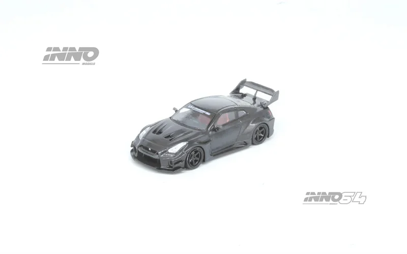 INNO 1:64  R35 LBWK SUPER SILHOUETTE Model Car