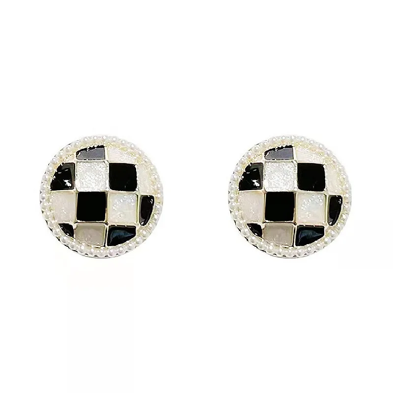 New Fashion Hemispherical Stud Earrings For Women Little Pearls Black/White Epoxy Football Design Female Trendy Earring Jewelry