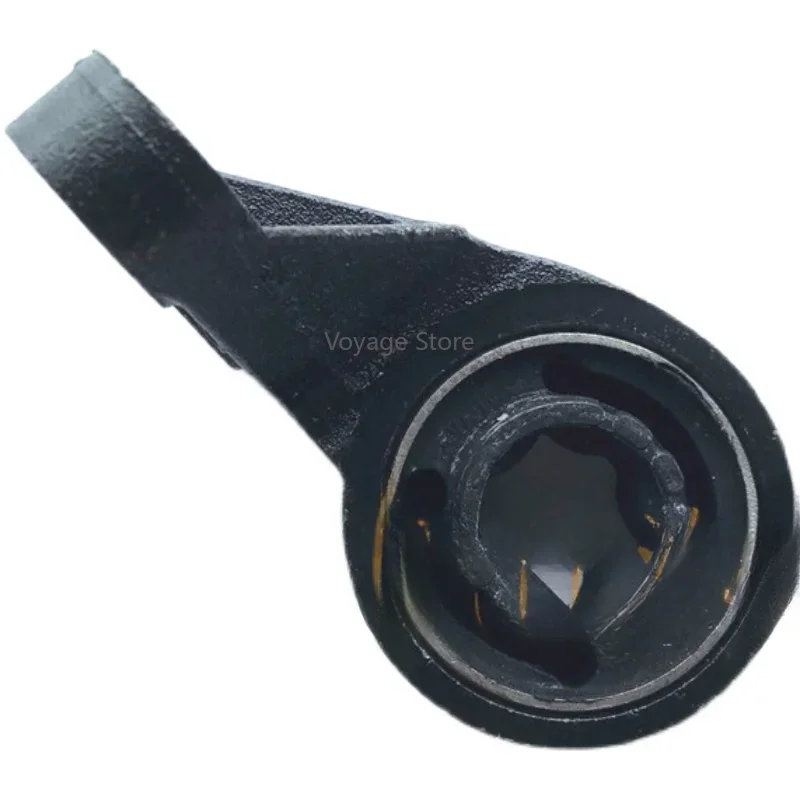 Suitable for Roewe 750 550 MG6 MG7 front lower arm rubber sleeve lower arm delta arm bracket bushing