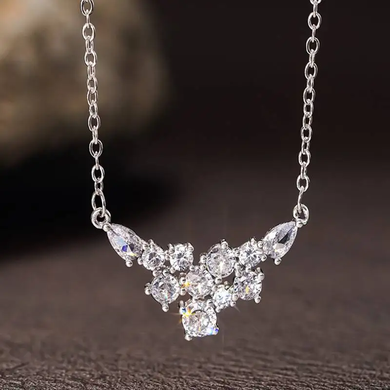 Huitan Halskette mit Anhänger für Damen, eingelegt, glänzende CZ, ästhetische Accessoires für Verlobung, Hochzeit, Mode, Party, bezaubernder Schmuck, Geschenk