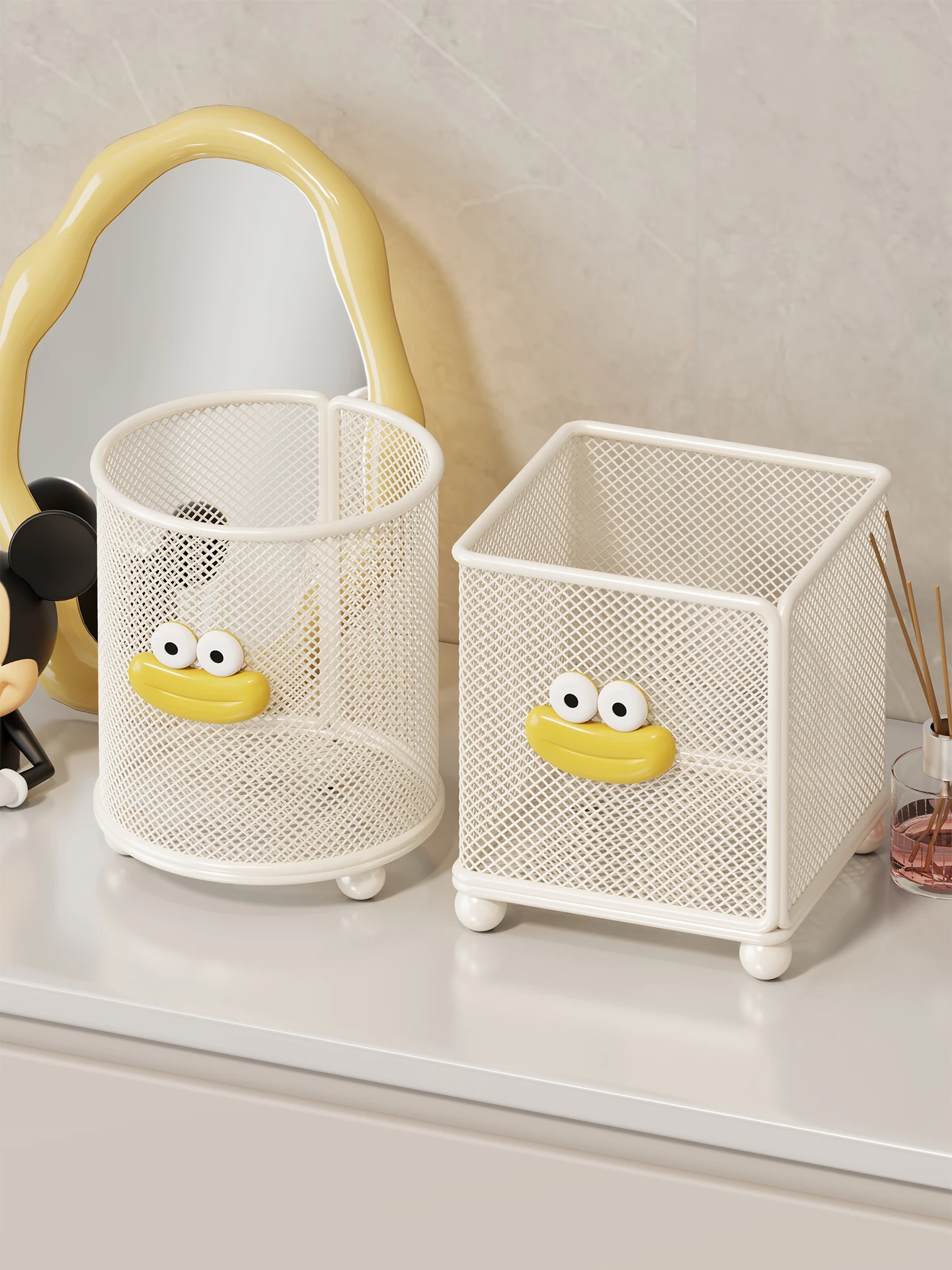 organizzatore-multifunzione-batoom-per-spazzolini-e-pettini-in-ferro-senza-necessita-di-installazione-per-prodotti-di-cura-personale