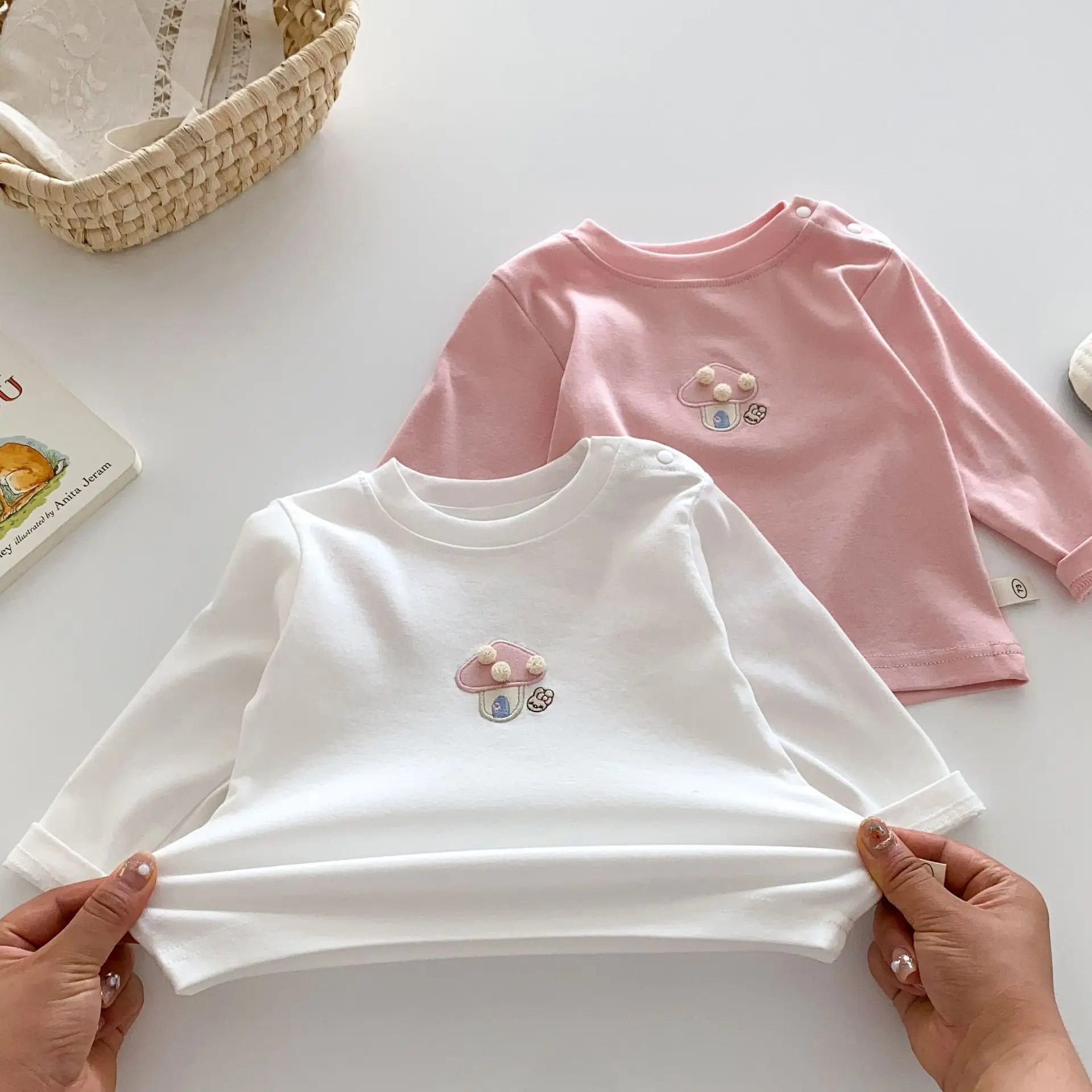 

Baby Girls' Cotton Long Sleeve T-shirt 2025 Spring New Korean Children's Girls Cartoon Mushroom Simple Pullover Kids Base Top