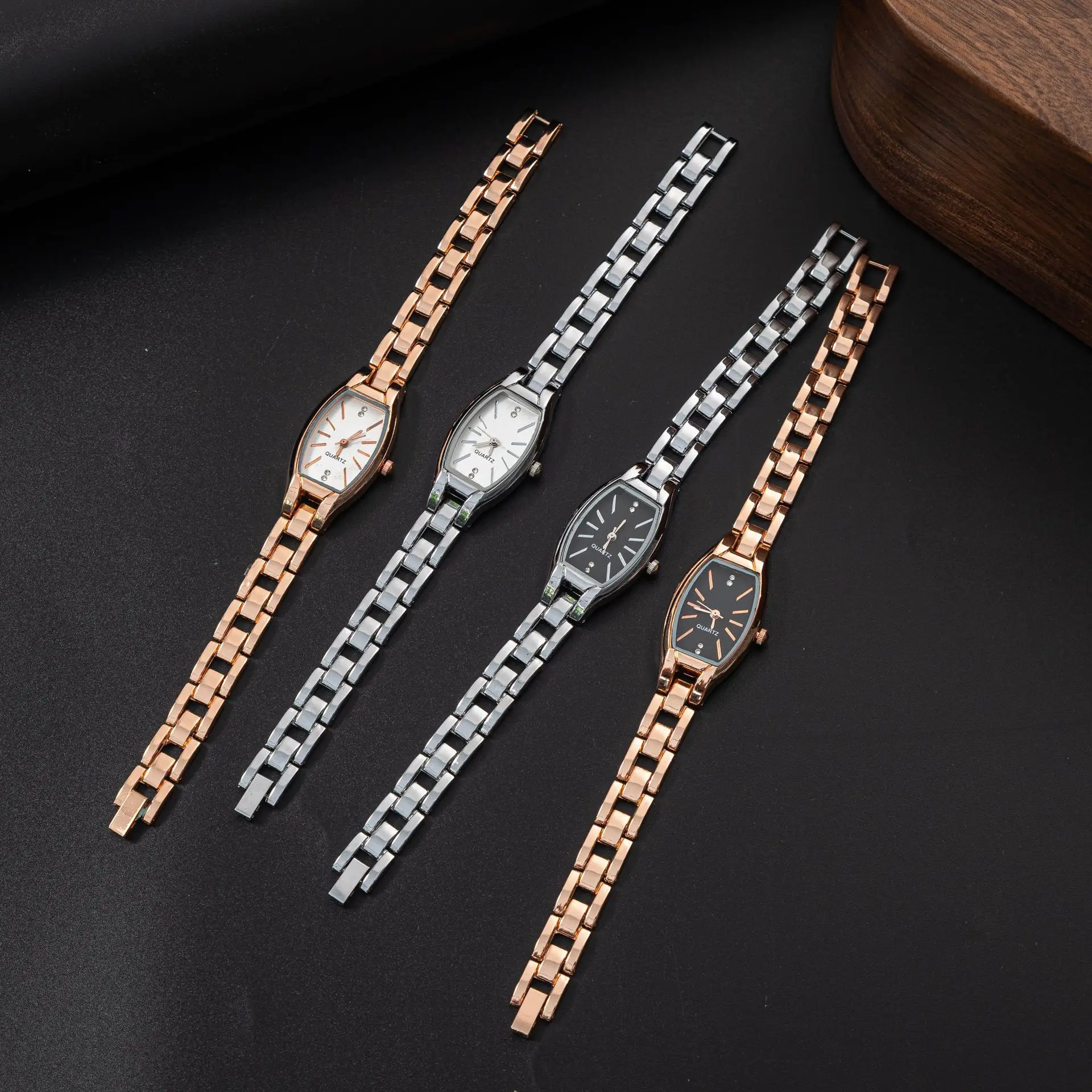 

Casual Personality Women's Quartz Watch Stylish Simple Women's Watch Bracelet Women Simple Fashion & Casual Wristwatches