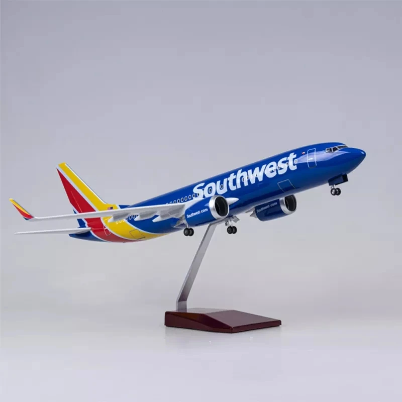 47CM 1/85 Scale Southwest Airline 737-700 B737-700 Aircraft Model W Light and Wheel Diecast Plastic Resin Airplane Toy