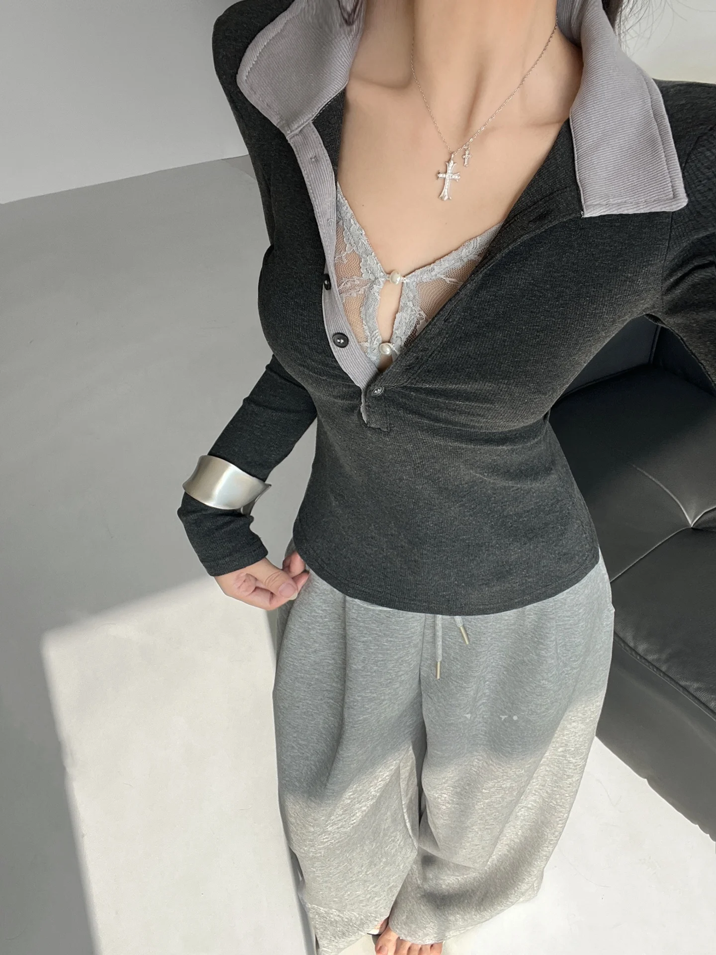 Haut femmes coupe ajustée longue Sve tricot T-shirt dentelle Patchwork faux deux pièces décontracté Sle coton mélange tissu