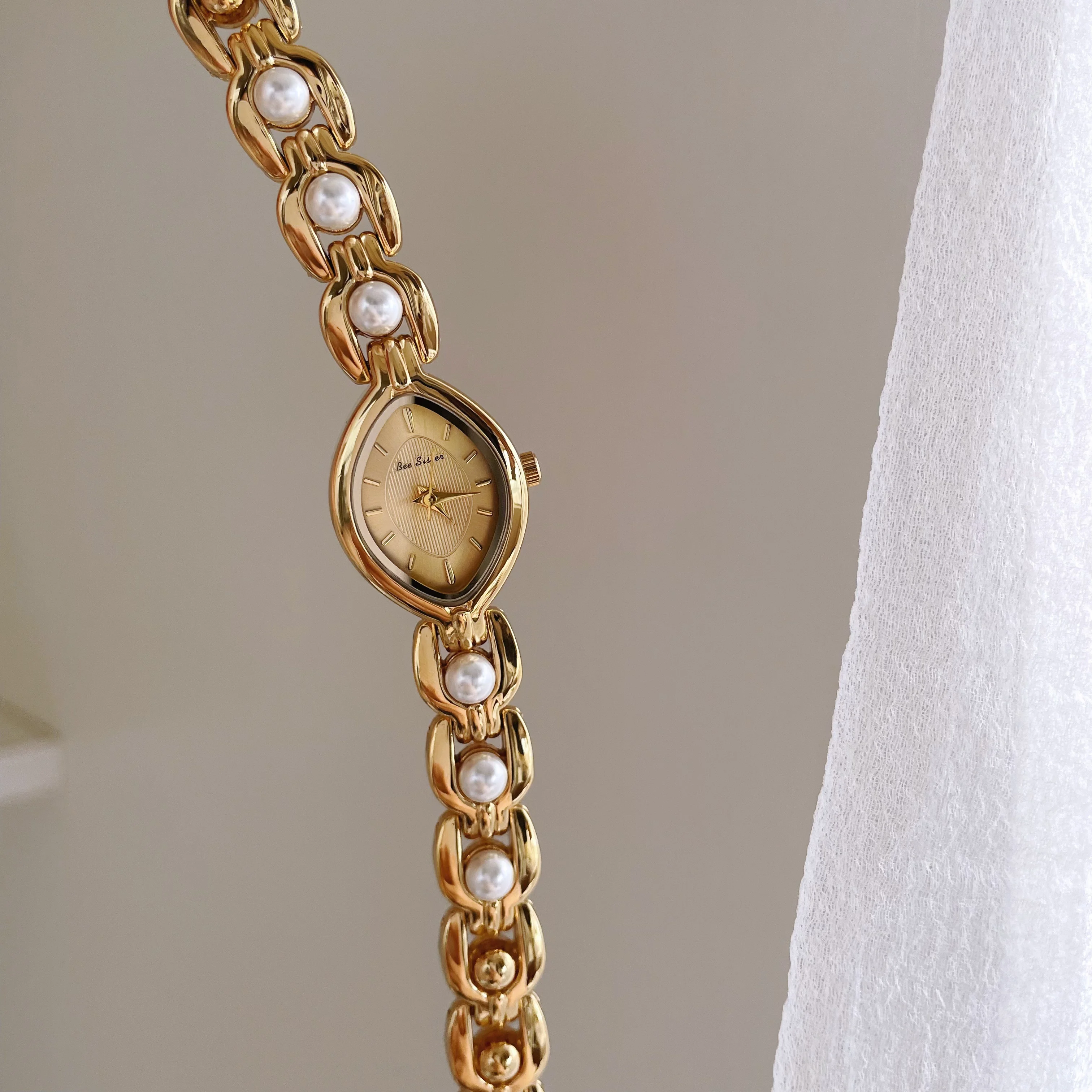 

Luxury And Sophisticated Quartz Bracelet Watch For Women, 2026 New Style, Trendy Women'S Watch, Perfect As A Gift Or Accessory.