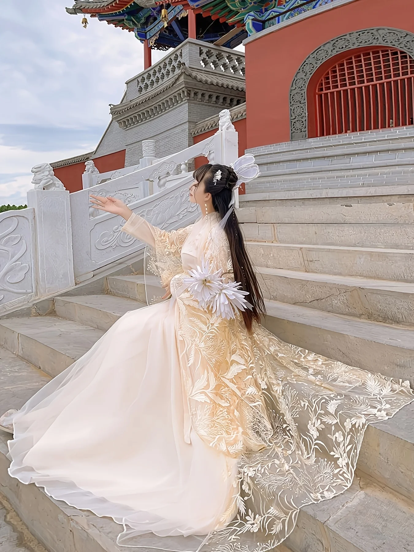 Costume traditionnel Hanfu pou - Embroidery Yellow avis et prix