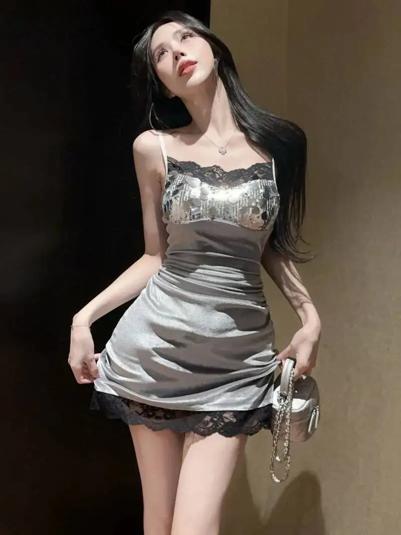 فستان رمادي تصميم أنيق حس الرغبة النقية مطوي الحمالات الترتر المخملية الربط سليم المنخفضة قطع حار فتاة القمم KJJ6