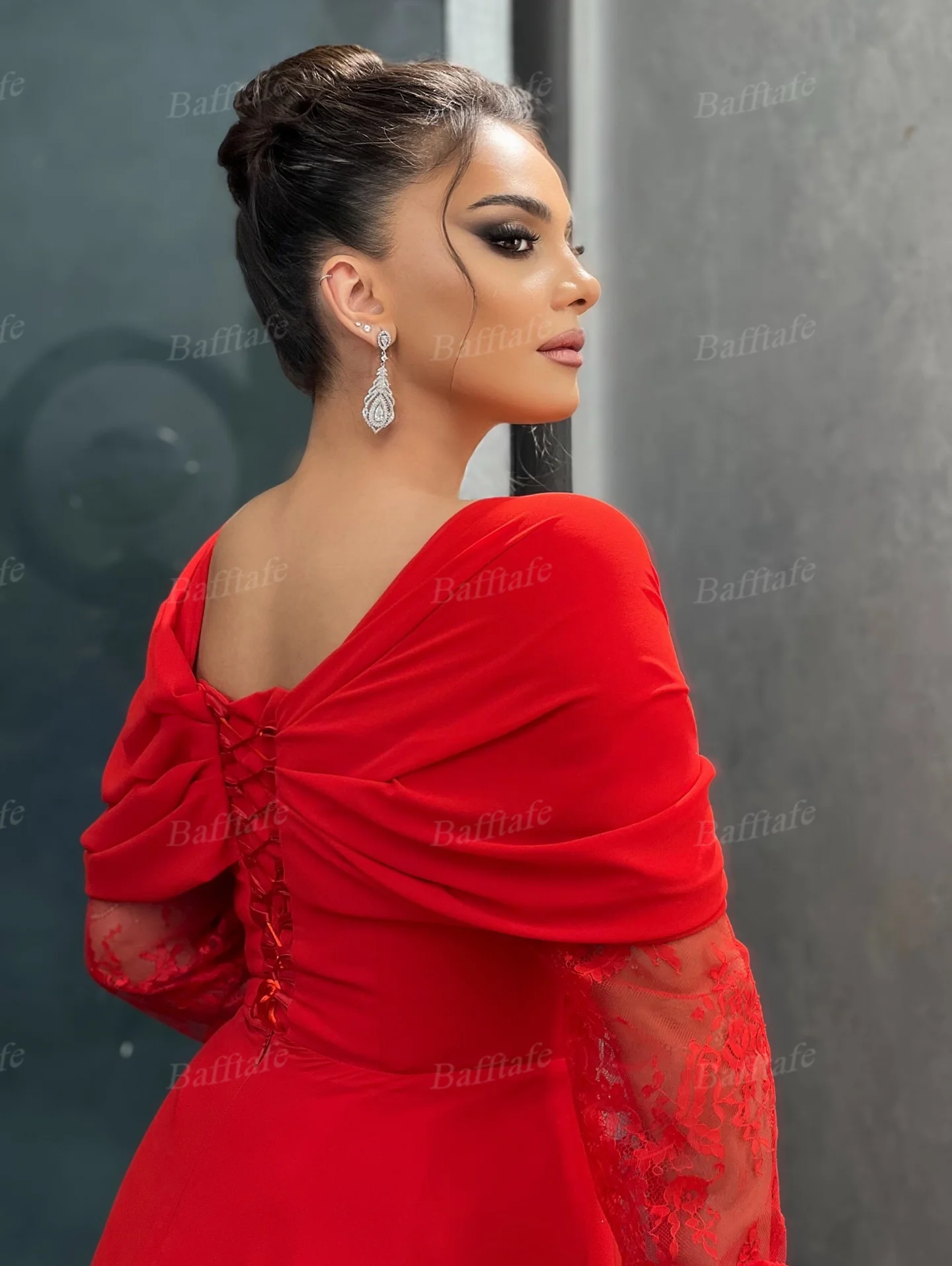 Bafftafe A-lijn Rode Formele Prom Jurken Aangepaste Kant Lange Mouwen Corset Terug Vrouwen Avondjurken Arabisch Speciale Feestjurk