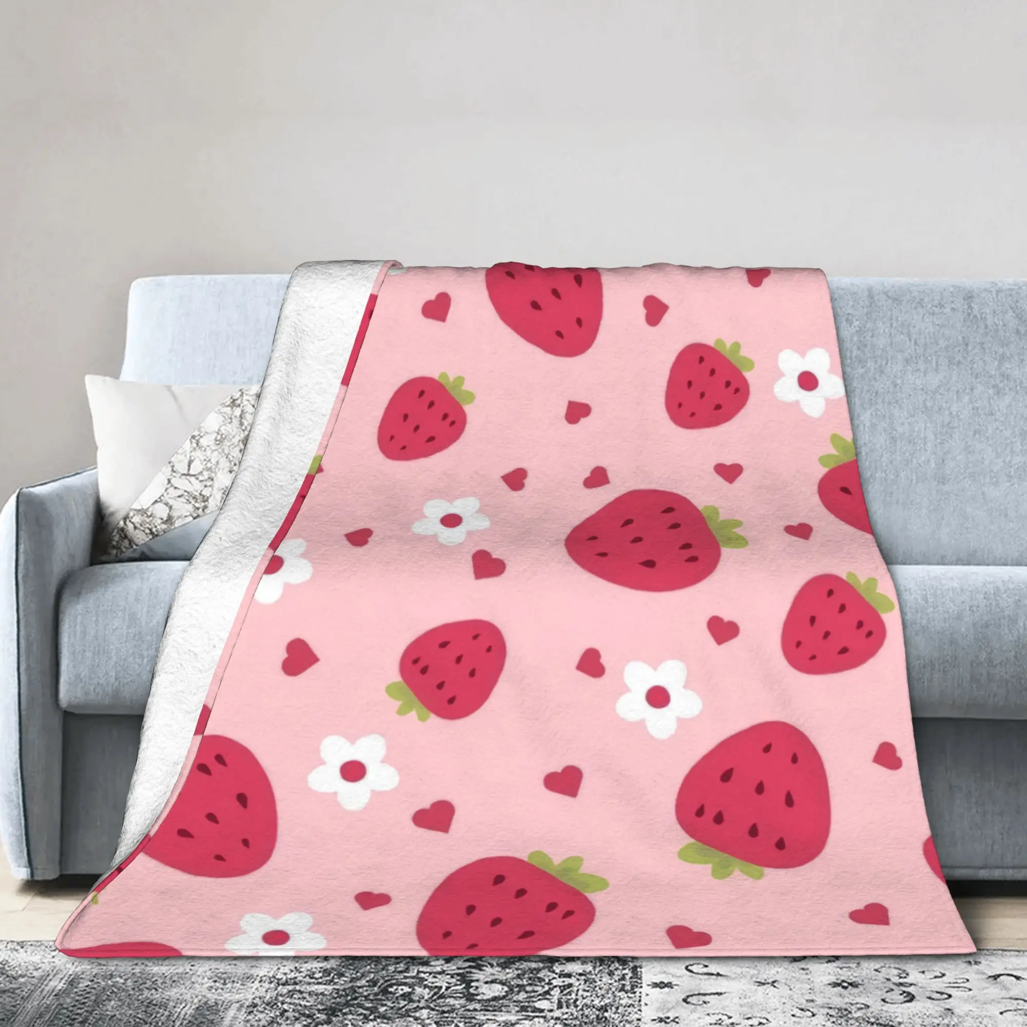 Strawberry Valentine Romantic Floral Blankets Fleece Air Conditioning Multi-function Warm Throw Blanket for Bed Travel Rug Piece