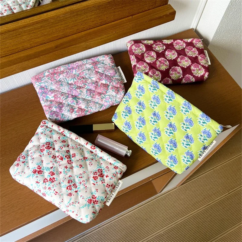 2025 Vintage Floral Vanity Case Sweet Jacquard Makeup Clutch Women Zippered Square Pouch Retro Cosmetic Toiletry Organizer Bags