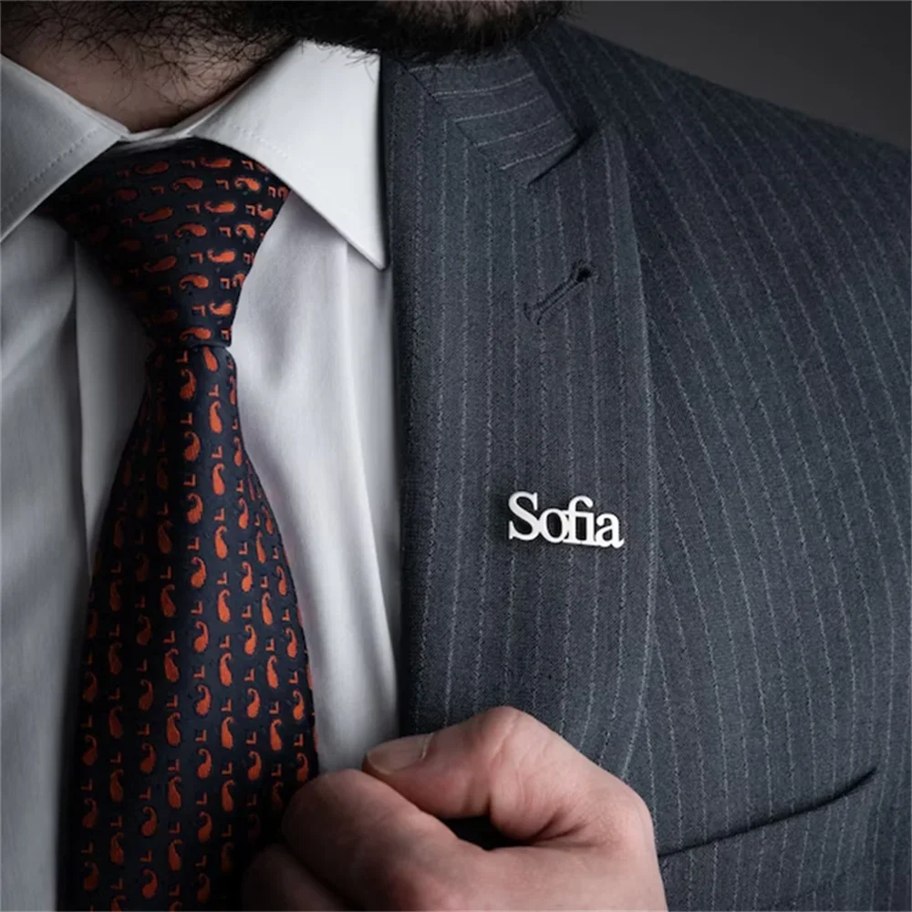 

Custom Name Brooch for Women Men Personalize Stainless Steel Customized Letters Pin with Butterfly Buckles Brooches Jewelry Gift