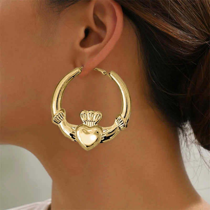 Boucles d'oreilles simples à la mode, accessoires de bijoux, cadeaux de saint-valentin, 1 paire de boucles d'oreilles en forme de cœur à sens avancé pour femmes et filles
