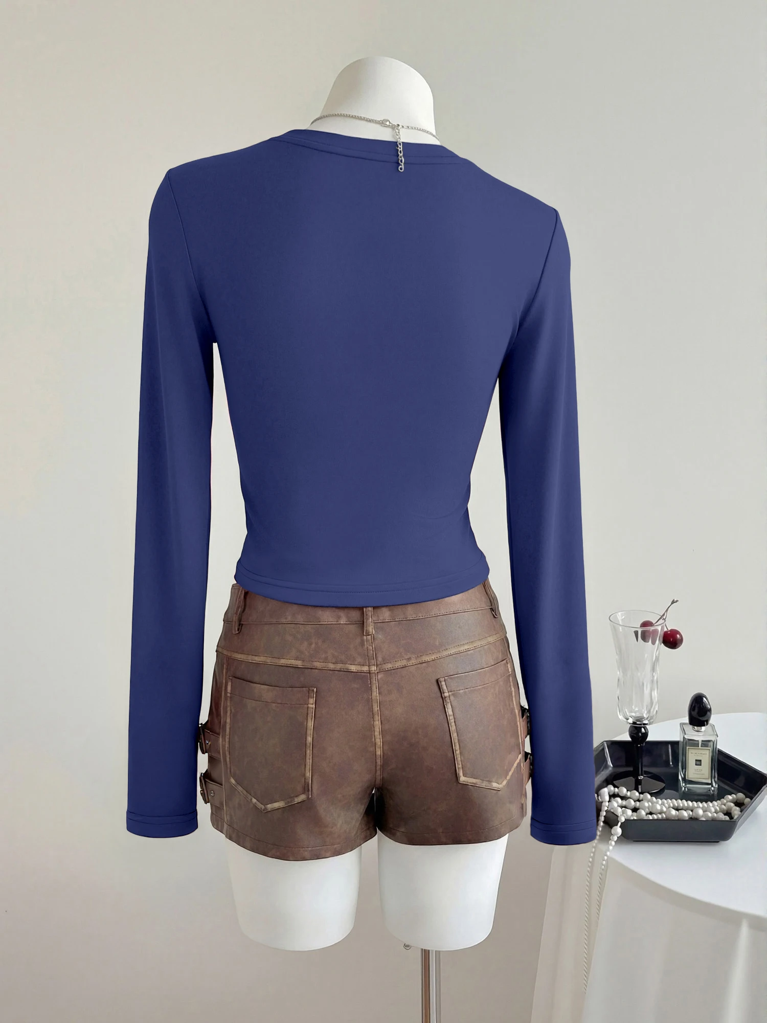 Damen Einfarbiges Rundhals-Langarm-Crop-T-Shirt, Eng Anliegendes Kurzes Oberteil, Lässige Alltagskleidung, Basic-Layering, Streetwear-Bluse – Detail 11