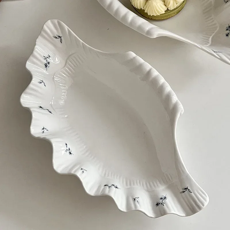 Shell shaped plates,French Floral Ceramic Shell Plate Irregular Dessert Plate Creative Jewellery Storage Tray Ornaments