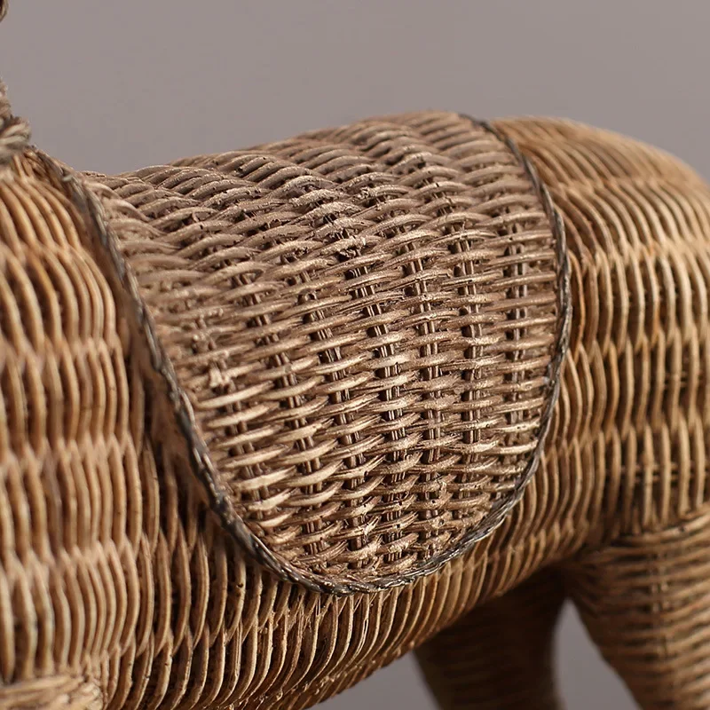

X22Resin Craft Sculpture Rattan Texture Horse Statue Simulation Animal Ornaments Home Decoration Animal Figurines Resin Accessor