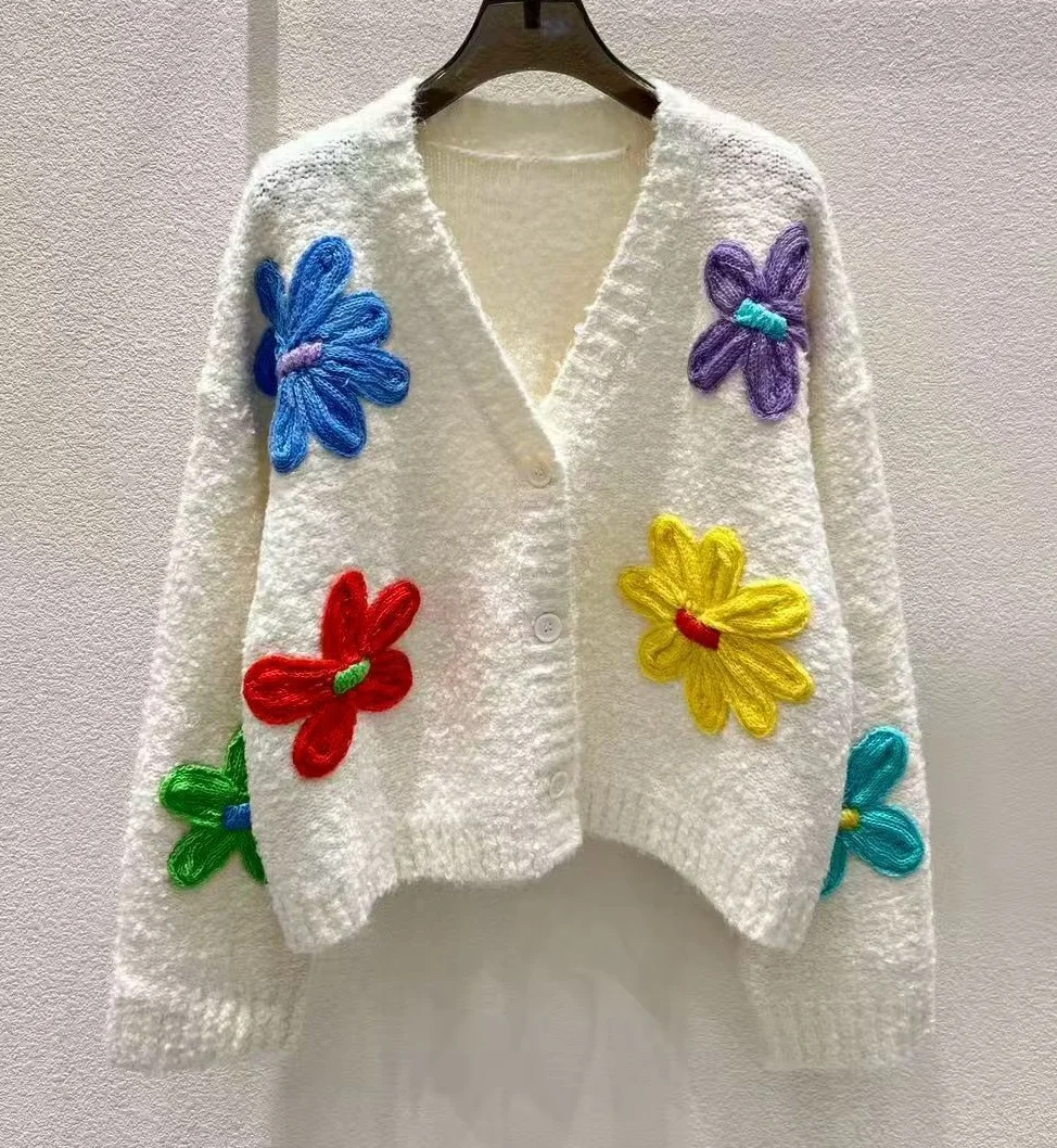 

Новые белые кардиганы высшего качества, осень-зима 202, женский вязаный кардиган из мягкой шерсти с v-образным вырезом и цветной цветочной вышивкой с длинными рукавами