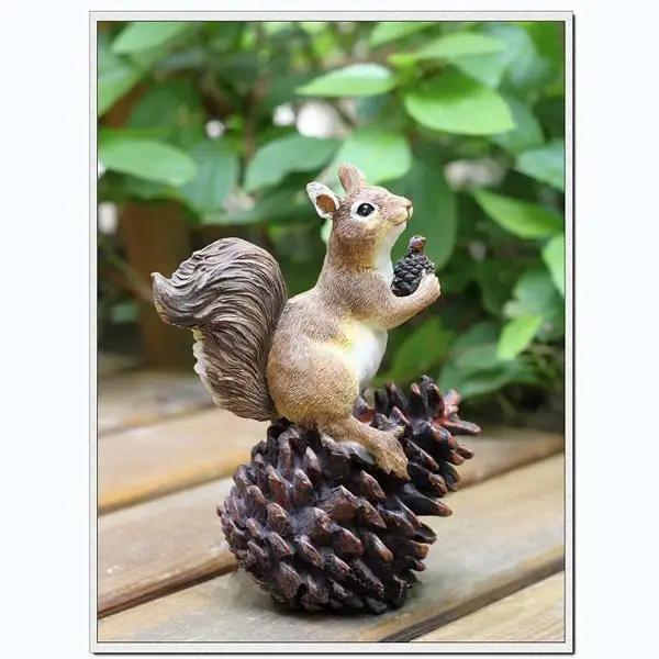 2Pcs Resin Squirrel Animal Outdoor Statues Artificial Birds, Decorative