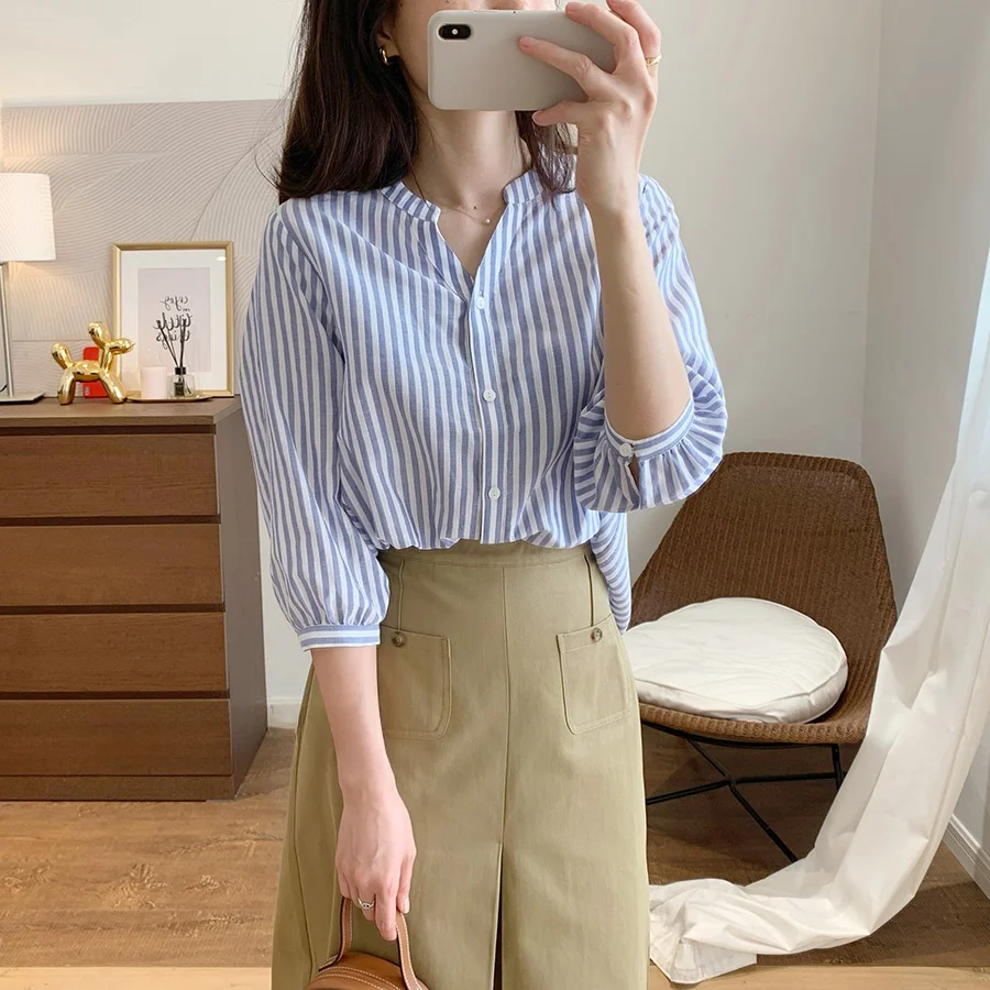 

Nordic mat Comfortable Cotton irt V-Ne Button Loose Silhouette Commute Sle Seven-Quarter Sve Women's Top