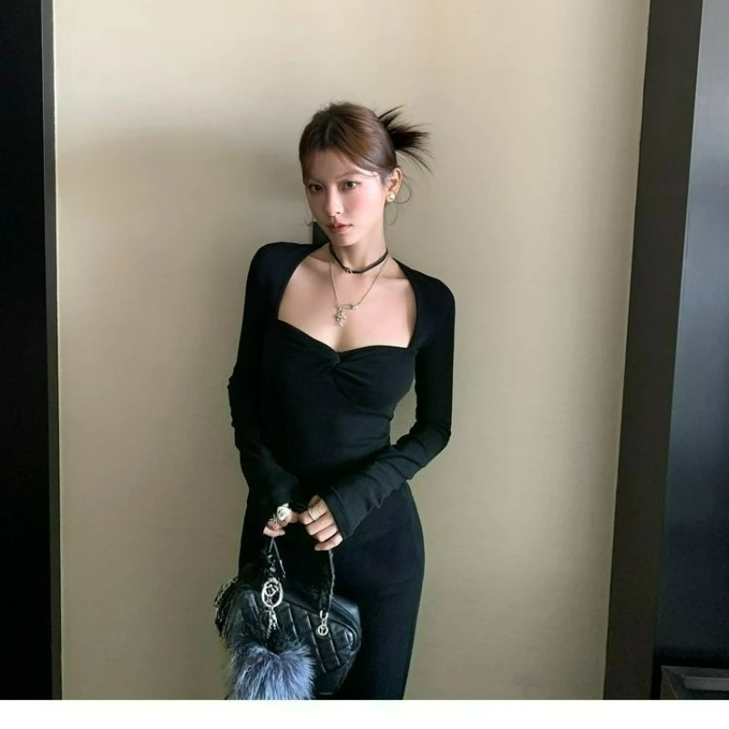 

Fashionable Sexy Top That Accentuates Slimming The Figure Long-sleeved T-shirt Twisty Generous Collar for Women's 2026 Autumn