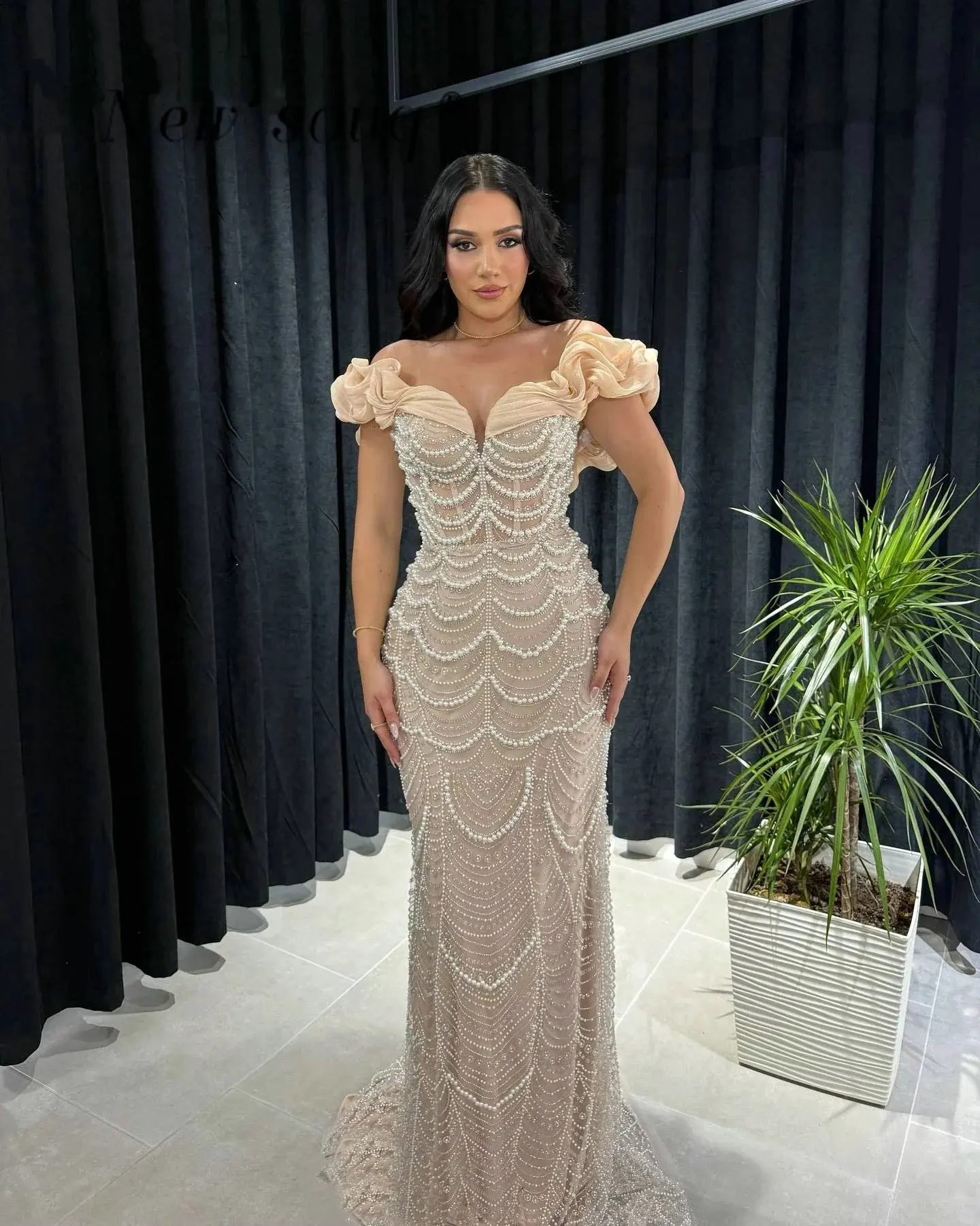 

Champagne Off Shoulder Pearls Beaded Evening Dresses Elegant Long Party Dress Customized Formal Wedding Second Reception Gowns