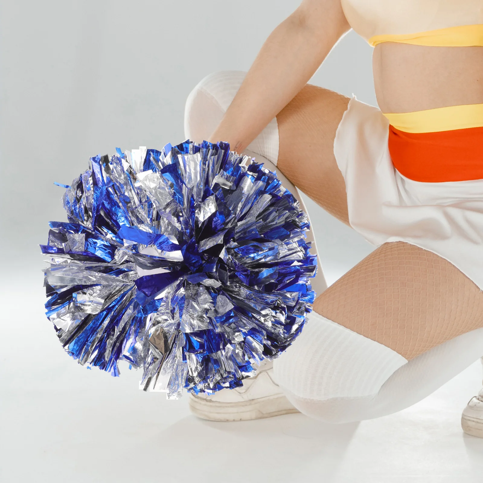 

2Pcs Spirit Fun Poms Cheerleader Hand Foil Flowers Bright Reusable Cheering Props for Gymnastics Holiday Celebration Dance Team