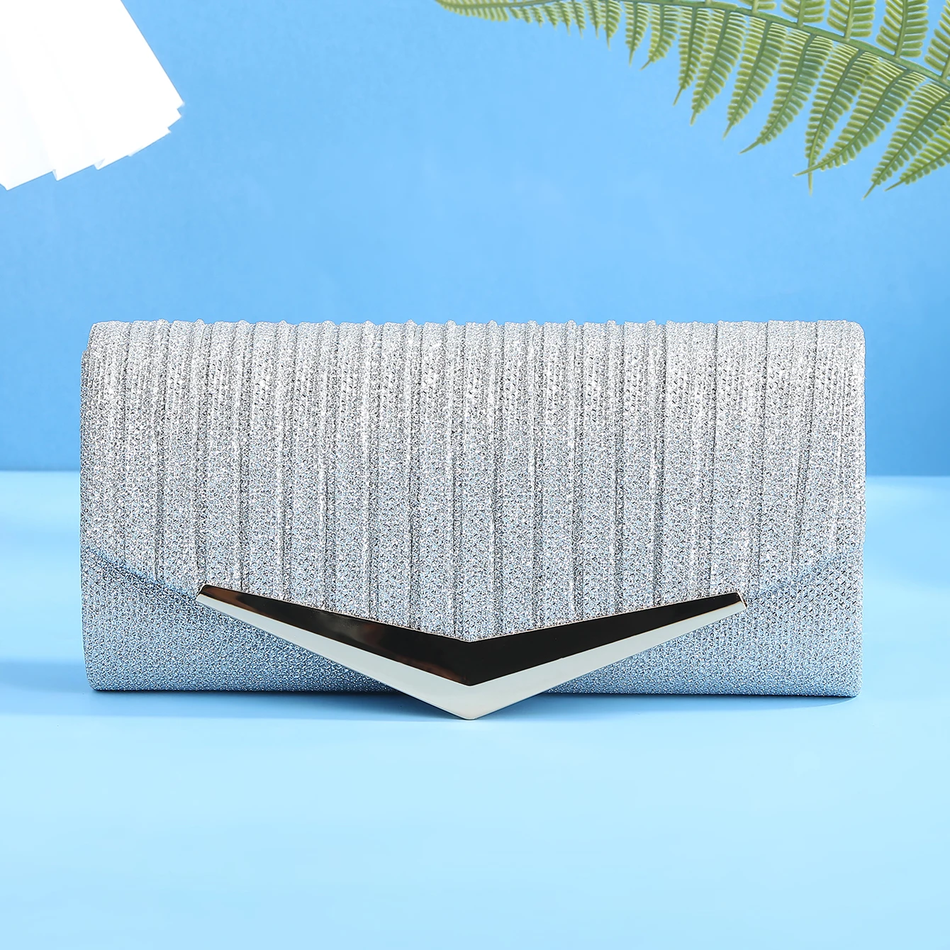 حقيبة سهرة عصرية جديدة أنيقة ذات ثنيات لحفلات الزفاف وحفلات الزفاف وحقيبة يد أنيقة بكتف واحد وسلسلة كروس