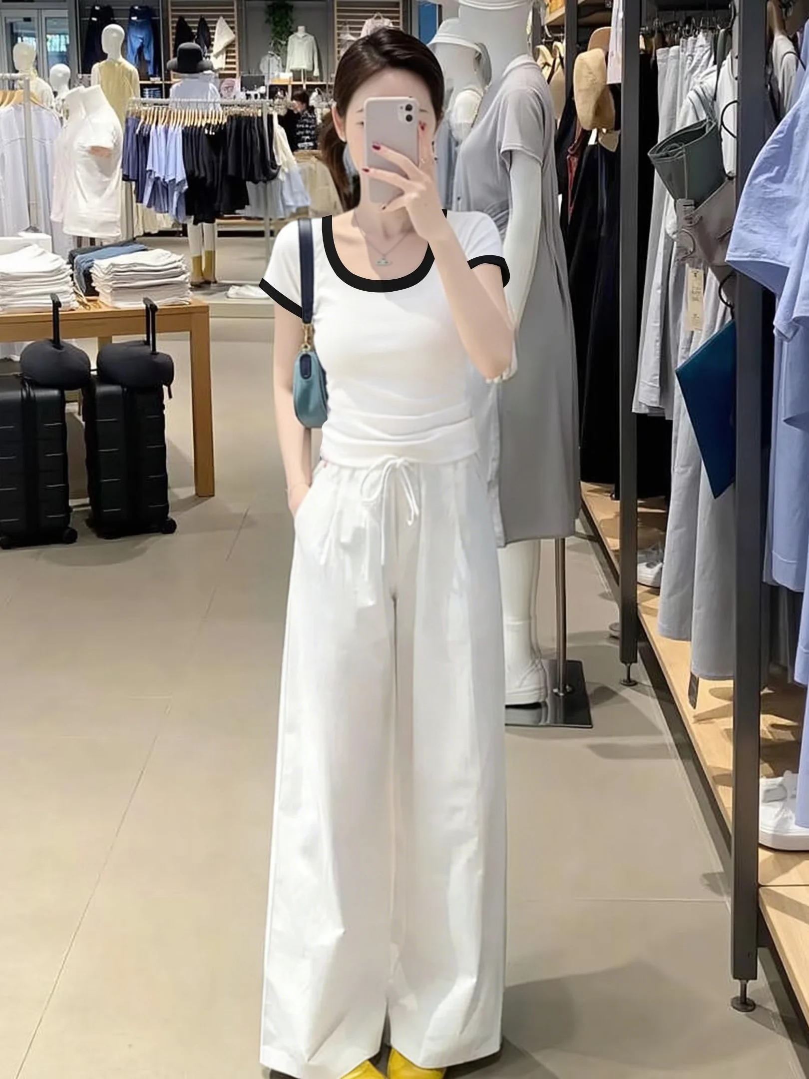Korean Style Short U-Neck Color Block T-Shirt Women's Slim Fit Casual Top Shoulder Width Standard Cotton Polyester Blend