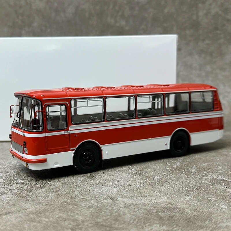 DEMPRICE  Buses in Russia Classic Bus 1:43 695 bus Passenger car alloy model Send to a friend Holiday gift Bus model