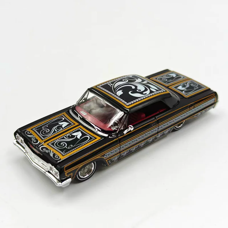 Fine Works64 Diecast 1:64 Scale Impala Lowrider Black Gold Alloy Jumping Car Model Static Display Collectible Toy Gift Souvenir