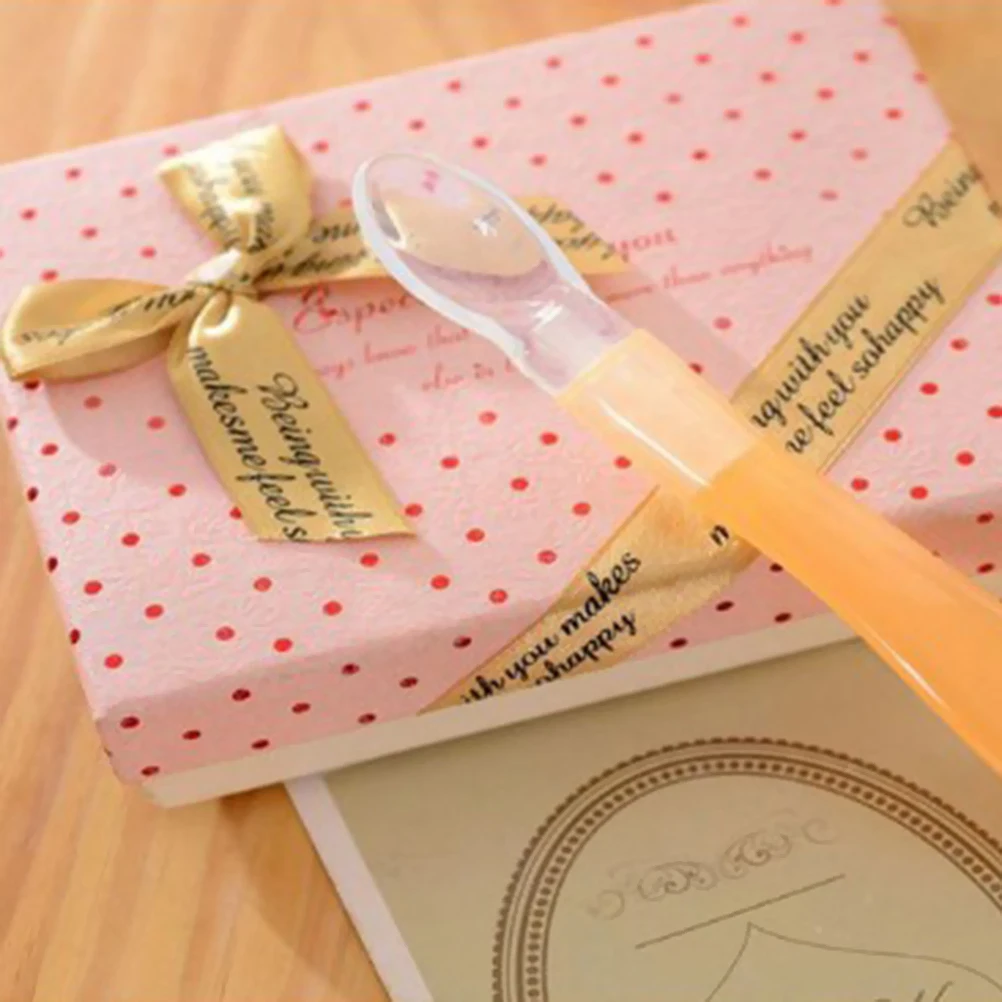 

Silicone Baby Soft Tip Feeding Spoon Yellow Food Grade Non-Stick Anti-Aging Spoon For Newborn Baby Spoons Silicone