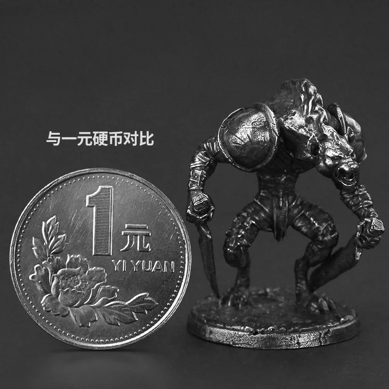 Cupronickel 금속 늑대 전사 액션 피규어 전쟁 군인 보드 게임 조각 데스크탑 자동차 인테리어 미니어처 장식 액세서리