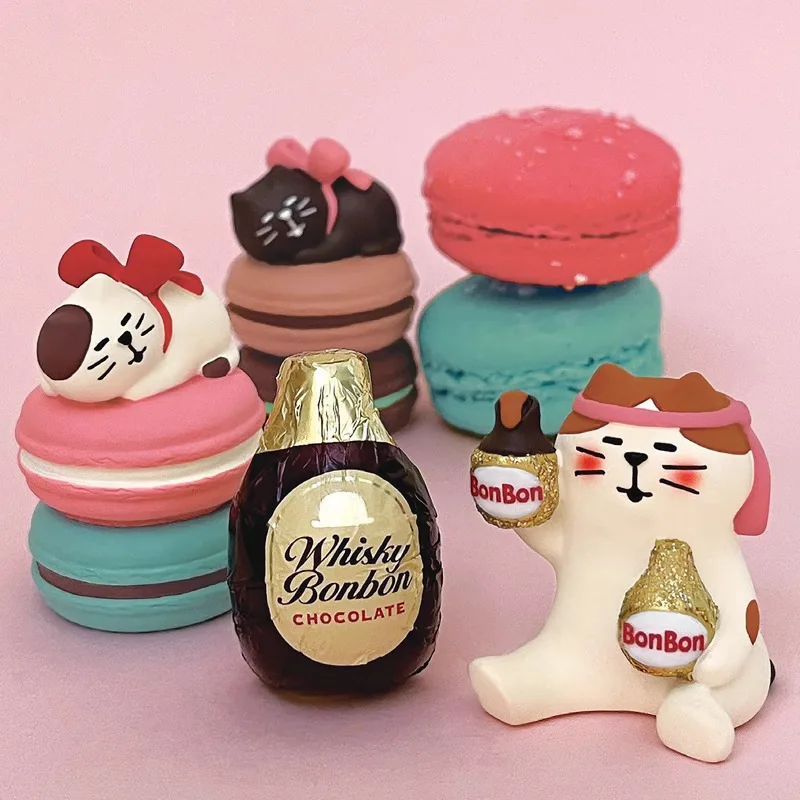 Creative Fashion Miniature Toys Cream Waitress Cat Macaron White Cat  Action Figures Decor Desktop Resin Ornament Accessories