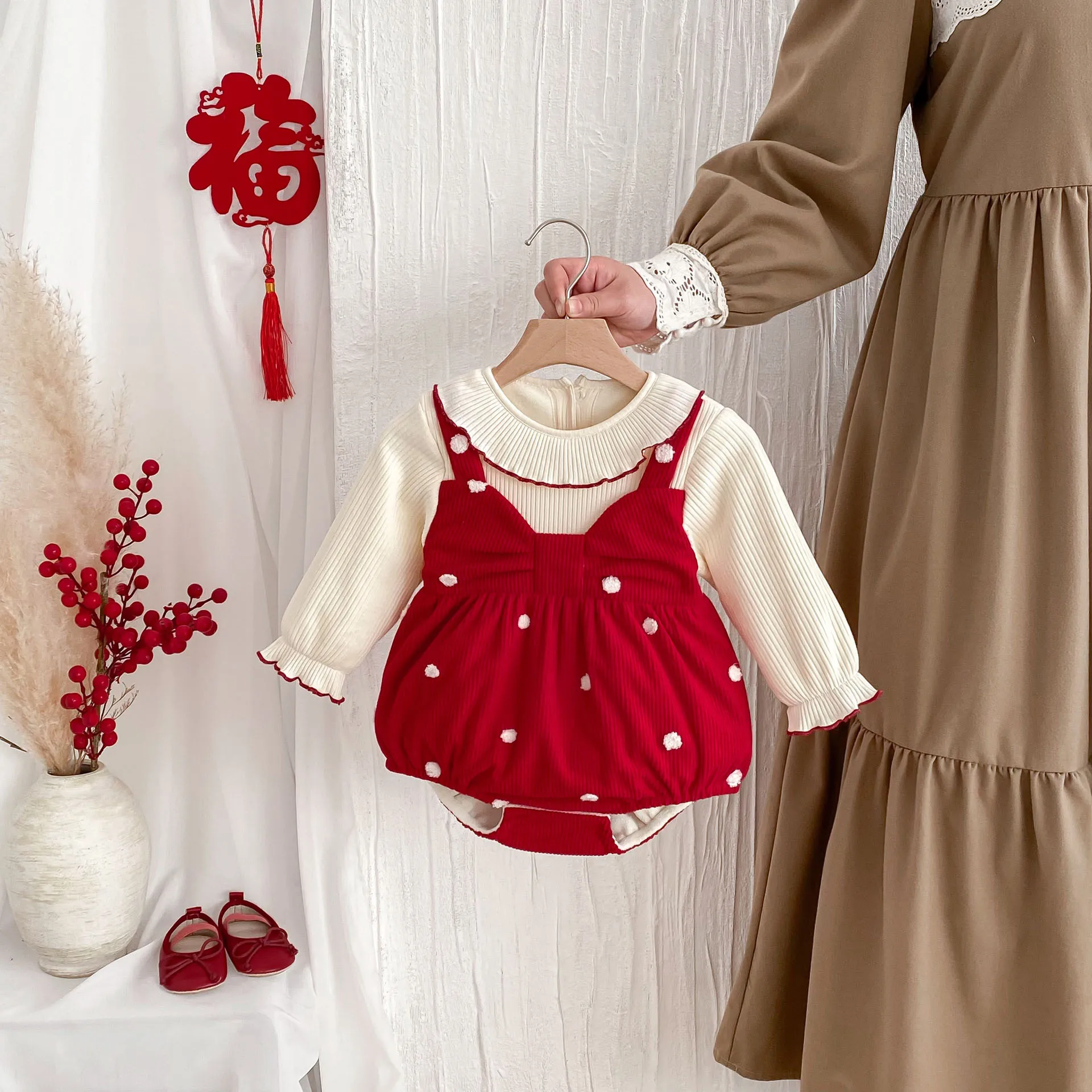 Autumn Winter Newborn Girls Bodysuit Fake Two Pieces Knotbow Dot Spliced Baby Girls Romper Plus Velvet Warm Infant Girl Onesies