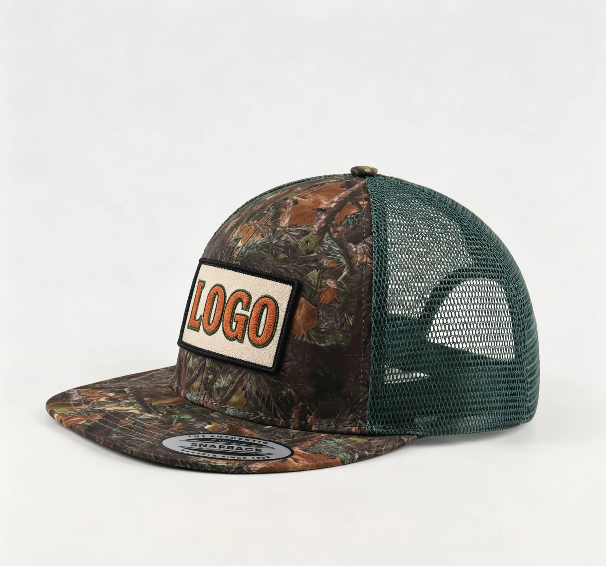 Wholesale Customized 6 Panel Flat Brim Two Tone Camo Green Mesh Trucker Cap Sports Cap Woven Patch Custom Embroidery logo