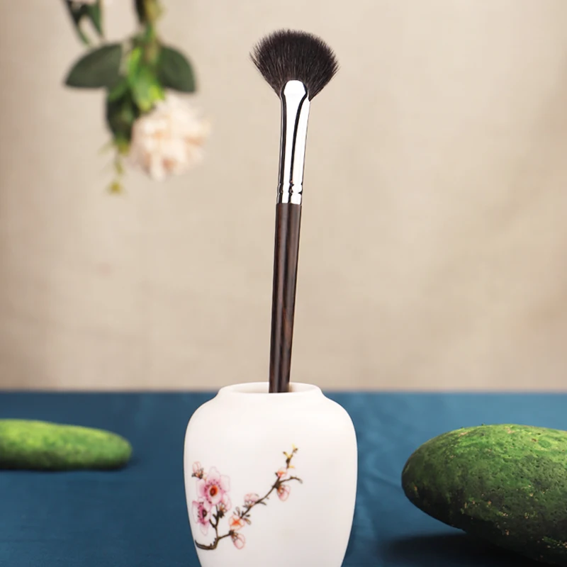 CHICHODO Makeup Brushes-Peach Blossom Series-Angled Fan-Shaped Loose Powder Brush Single Professional Soft Makeup Brush