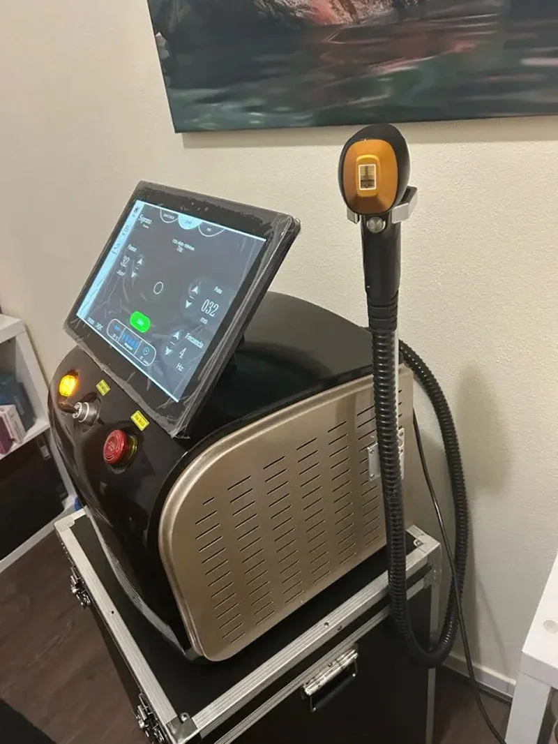 

Лазерный аппарат для удаления волос на теле 4000 Вт, диодный, 4 длины волны: 755, 808, 1064 нм, 940 нм, с технологией Ice Titanium