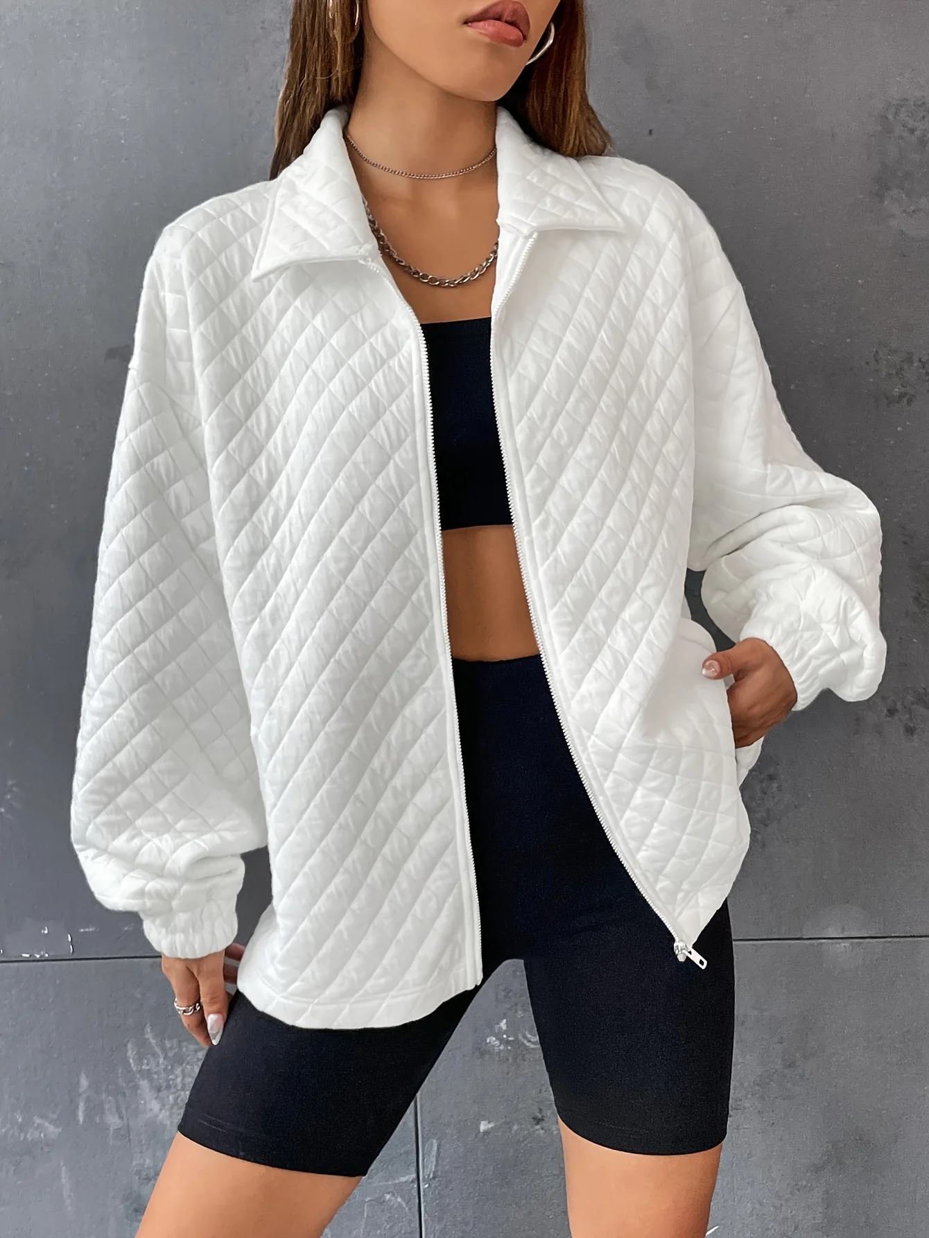 

Женская белая стеганая уличная куртка на молнии - повседневное легкое осеннее пальто с воротником-поло и длинными рукавами большого размера