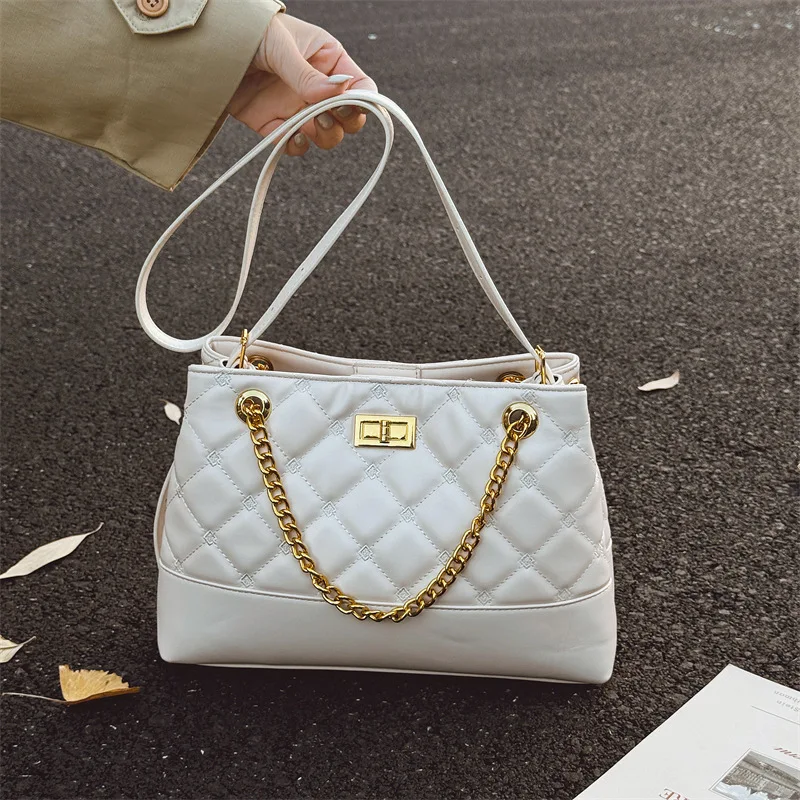 

2025 Winter Buckle Tote Bag, Women's Spacious Crossbody Purse, Popular Day to Night Shoulder Bag, Casual Top Handle Bag