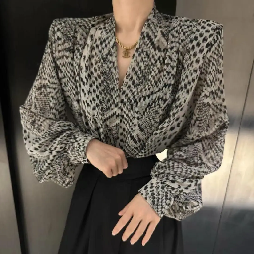 Dames Vintage léopard col en v chemises automne tempérament géométrique en mousseline de soie lanterne manches Blouse femmes vêtements tendance haut t-shirt