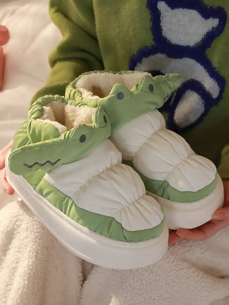 

Funny Frog Home Slippers 2025 New Anti Slip Thick Soled Slippers Unisex Crocodile Patterned Warm Waterproof Indoor Outdoor Shoes