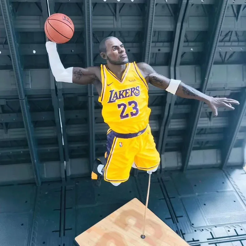 Basketball Star James King Slam Dunk Basketball Stand Model Doll Figurine Figurine