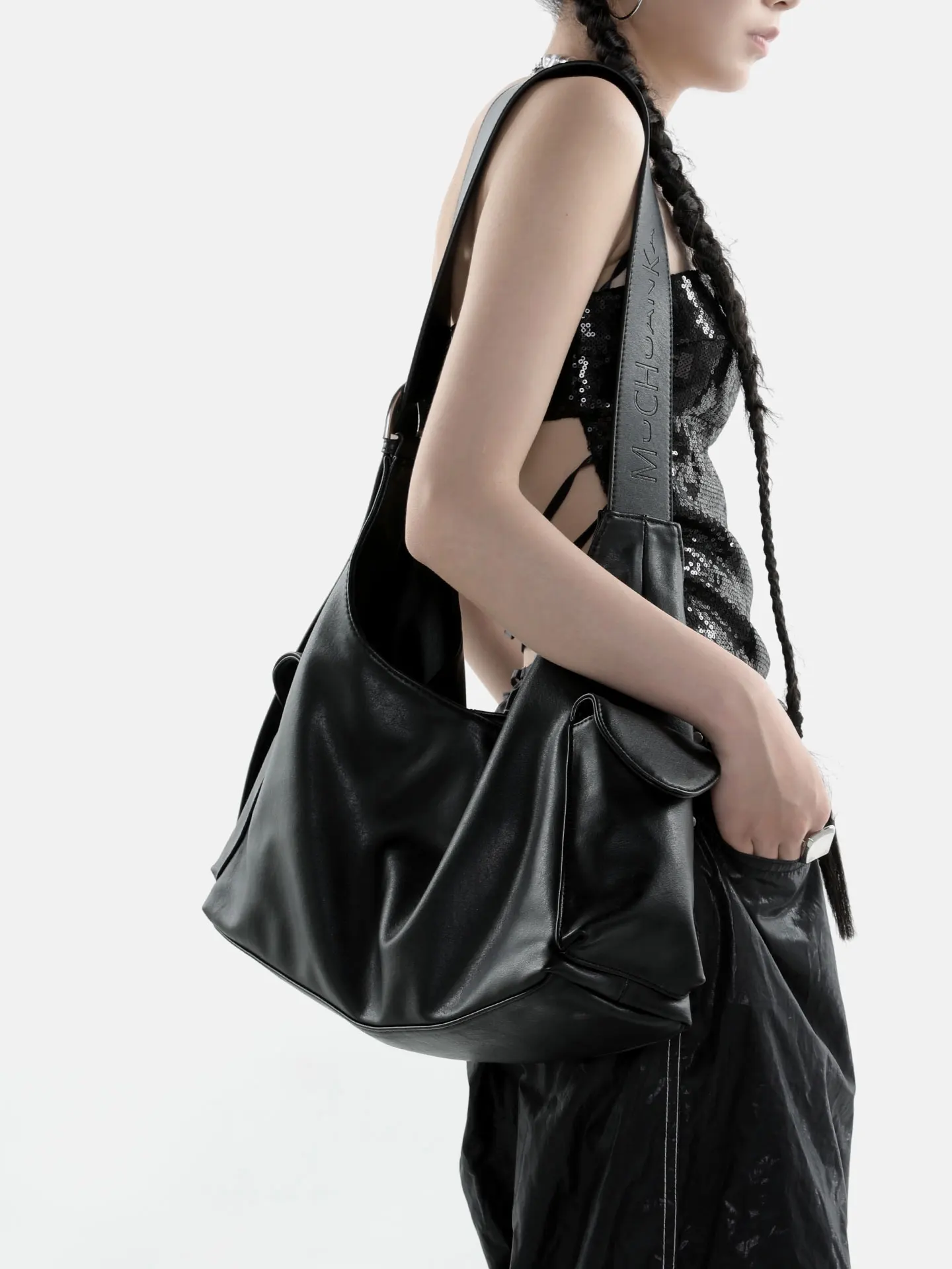 

Minimalist Style Commuter Shoulder Bag Unisex Original Design Wood River Card 2026 New Square Shape Magnetic Closure Hobo Bag