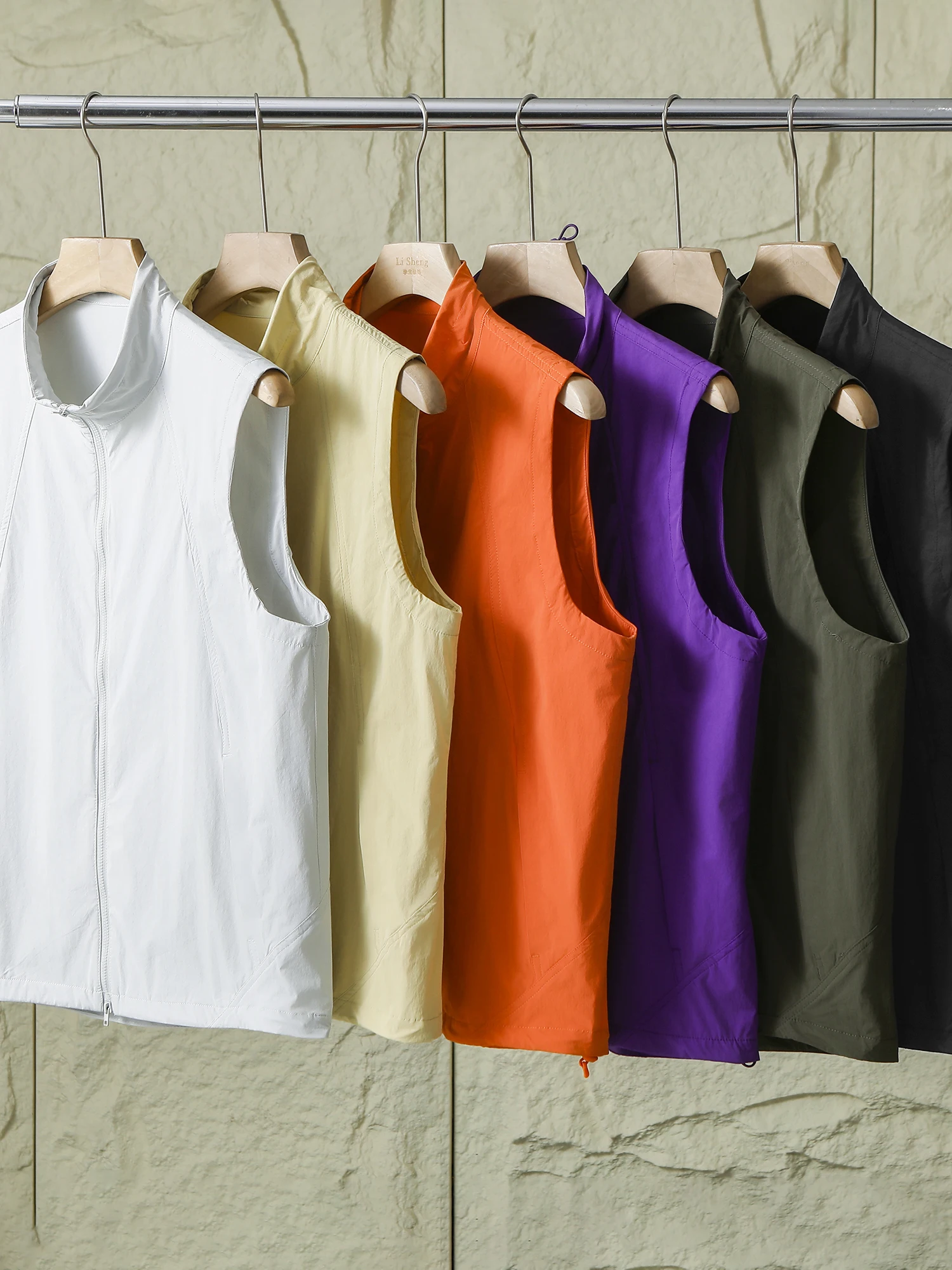 Lightweight Breathable Water-Resistant Men's Casual Summer Vest Comfortable Elastic Quick-Drying Fashionable Stand Collar