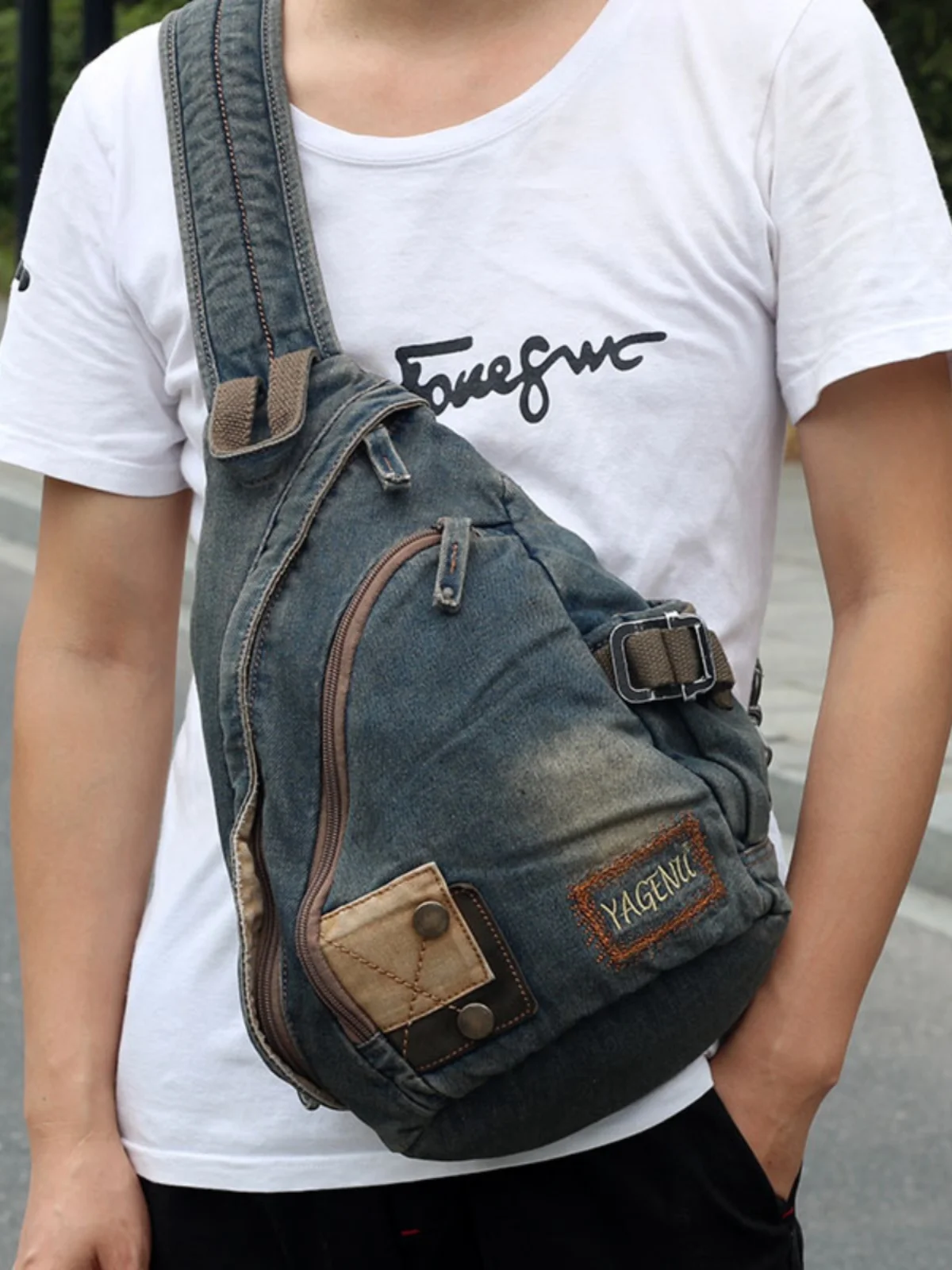 

Retro Denim Crossbody Bag Unisex Casual Canvas Shoulder Bag Fashionable Korean Style 2026 New Model Youth Backpack Sling Bag