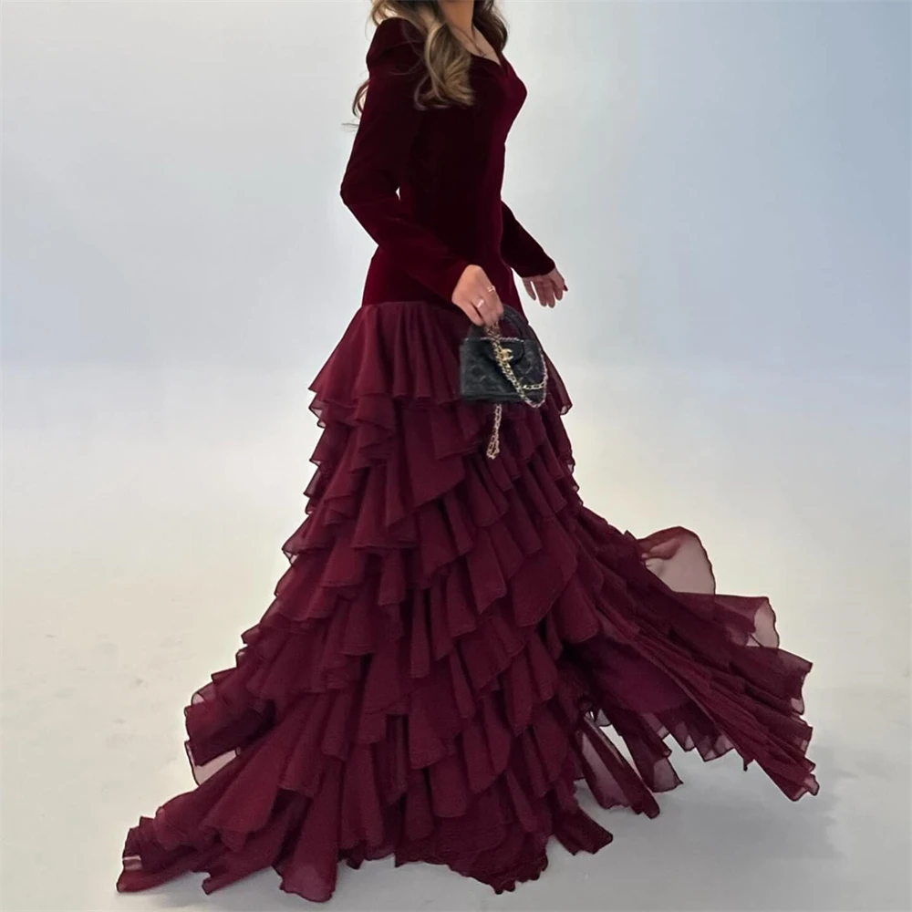 Customized Elegant Burgundy Velvet Evening Dress Modern Tiered Draped V-Neck Long Sleeves Sweep Train Zipper Back Robe de soirée