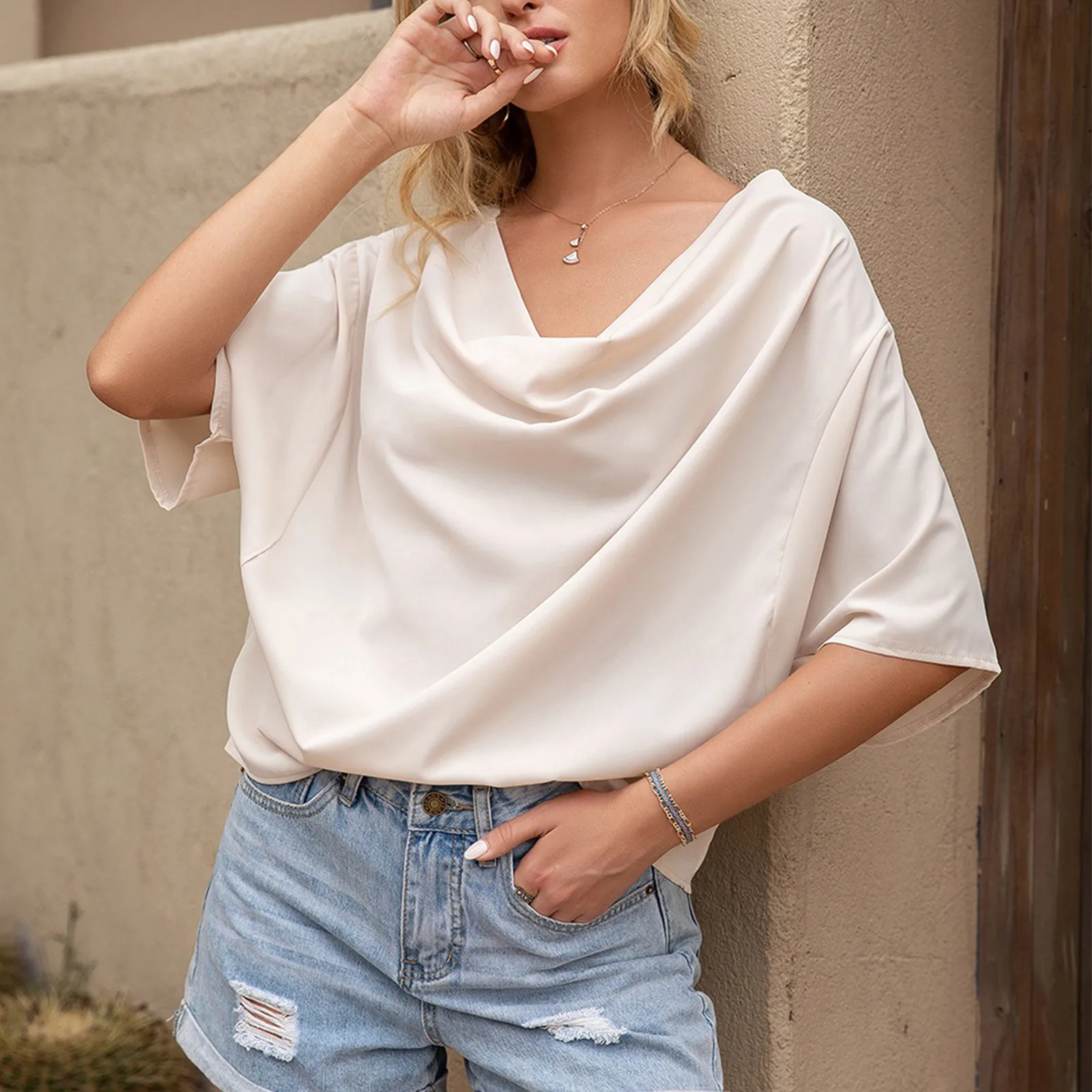 ملابس علوية فضفاضة مثيرة برقبة مثلثة للسيدات ، أحادية اللون بسيطة ، أكمام قصيرة ، أزياء غير رسمية ، تصميم شخصي ، اتجاه جديد
